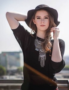 TOUCHED BY LYME: Rising musical star gives Dec. 4 “Stageit” concert for Lyme